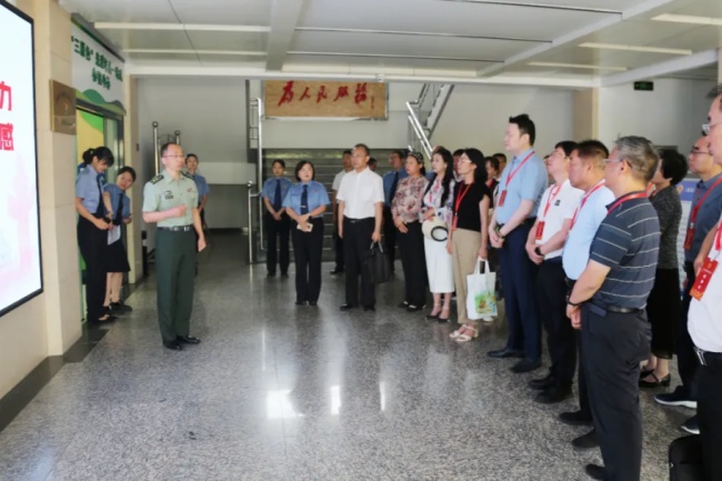 以法之名共筑国防之基冰球突破豪华版手机版(图2)